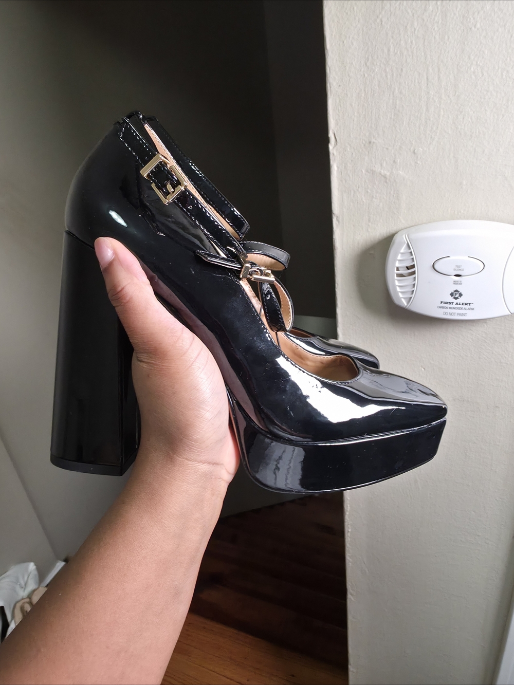 Jessica Simpson Black Patent Platform Mary Jane Heels
